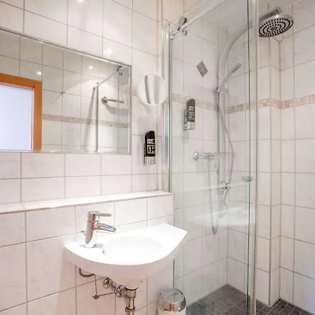 Hotel Komfort Am Kurpark 4*