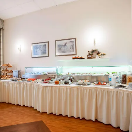 酒店 Komfort Am Kurpark 4*