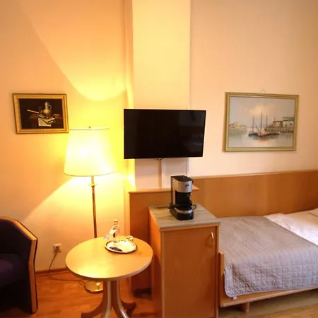 Hotel Komfort Am Kurpark 4*
