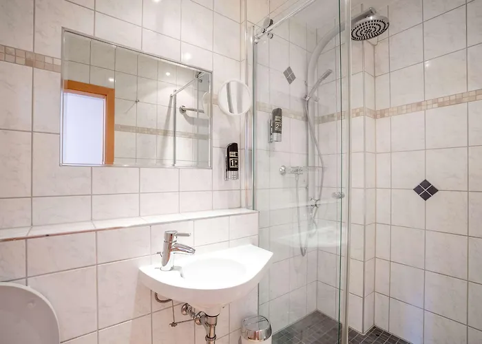 Hotel Komfort Am Kurpark 4*