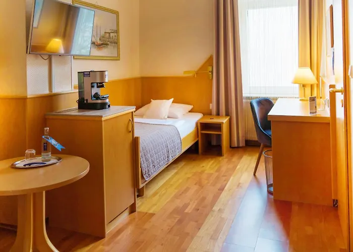 Komfort Am Kurpark Szálloda 4*