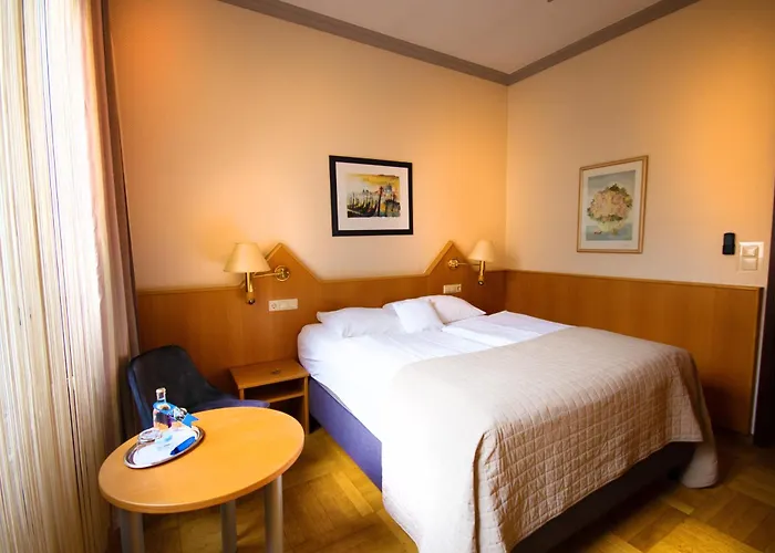 Komfort Am Kurpark Szálloda Bad Homburg vor der Höhe