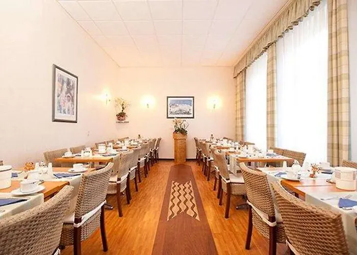 Szálloda Komfort Am Kurpark Bad Homburg vor der Höhe